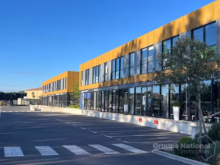 vente locaux professionnels 74 m² à l'isle-sur-la-sorgue (84800)  77 000 €