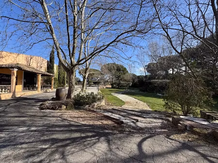 vente locaux professionnels 2000 m² à le muy (83490)  600 000 €