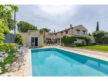 proche pezenas  pièces à vivre 80 m²  6 chambres  beau terrain avec piscine  garage ...