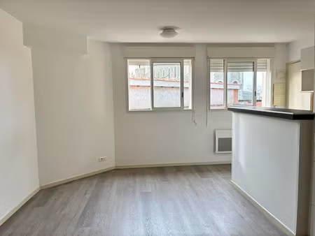 location appartement 1 pièce 24.25 m² à pomarez (40360)  325 €