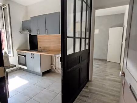 location appartement 2 pièces 42 m² à guise (02120)  400 €