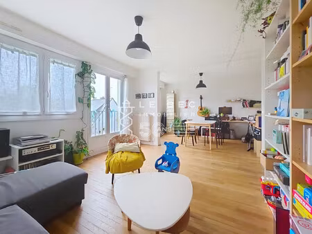 exclusivité lorient : joli appartement t4 avec parking et cave