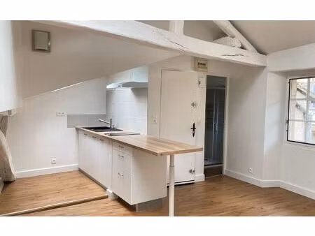 location appartement  m² t-1 à périgueux  370 €