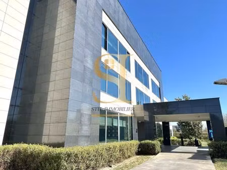 bureau situé à lieusaint