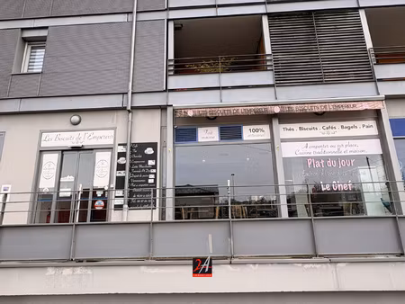 seynod annecy murs commerciaux loués local commercial 12