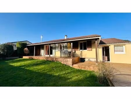 coup de cœur! maison de plain-pied rénovée  4 chambres  jardin clos  une exclusivité aveli