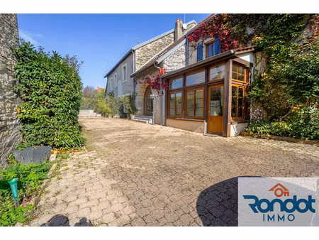 maison 6 pieces / 3 chambres / environ 195 m2 / parcelle 417