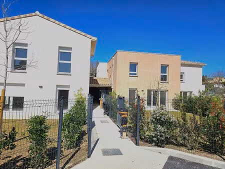 charme provençal et modernité: l'élégance au naturel à ventabren