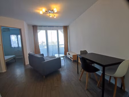 appartement t2 à louer à castanet-tolosan avec balcon et place de parking