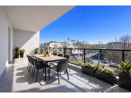 appartement t3 avec grande terrasse