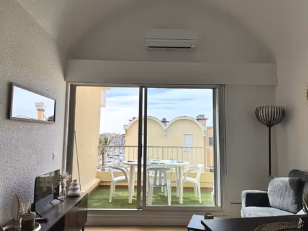 location studio rénové et climatisé