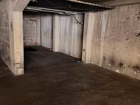 garage entre esplanade et orangerie