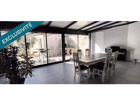 élégante maison familiale et son jardin intime