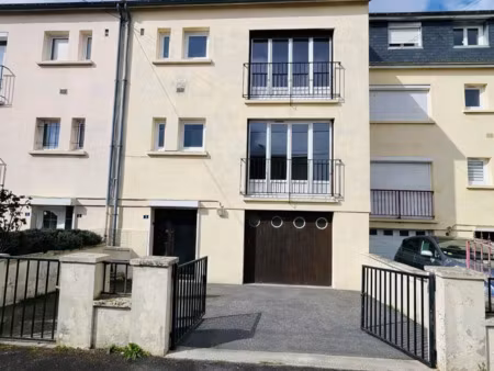 maison mitoyenne - 83m2 - 3 chambres - garage - emplacement