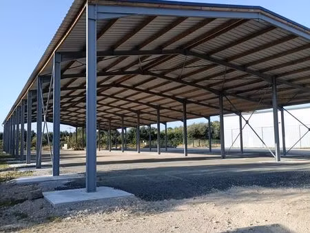 batiment et terrain pour stockage vallet