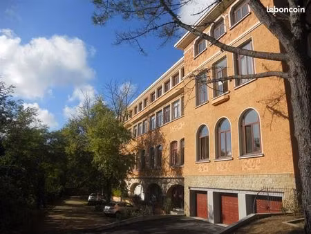 studio 1 pièce 30 m²