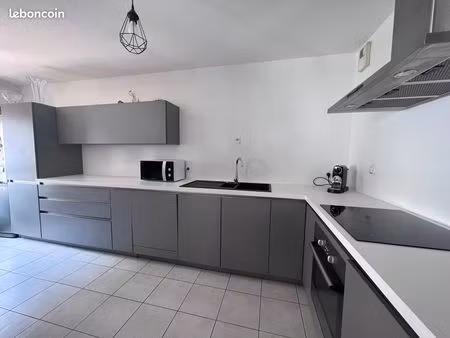 grand t2 la soie climatisé avec 2 balcons