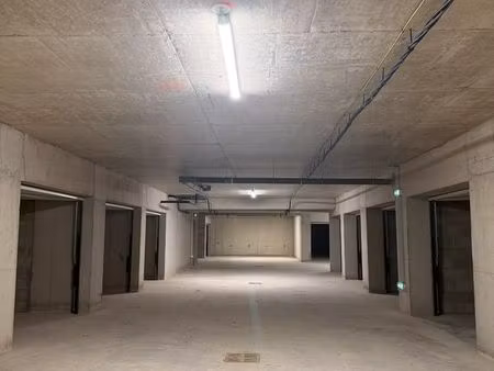 garages et places de stationnement à louer