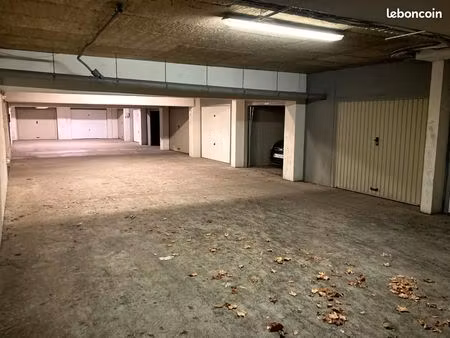 parking / garage fermé