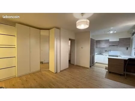 studio 1 pièce 31 m²