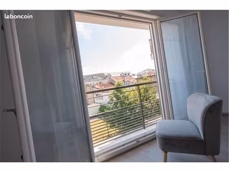 studio meublé 26 m² proche du rer c