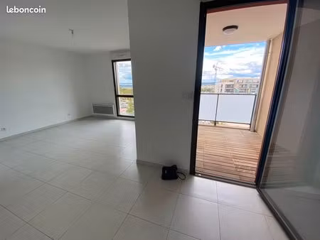 location t1 de 31 m2 aix la duranne