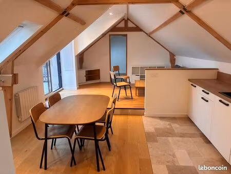 t3 meublé 54 m² – refait à neuf 2025 – terrasse – centre-ville vannes à pied