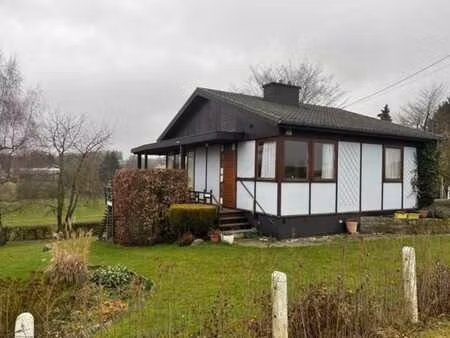 chalet sur beau terrain en zh