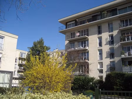 location appartement 3 pièces 83.7 m² à chatou (78400)  2 121 €