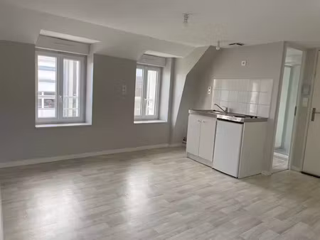 lumineux studio centre ville proche gare type de bien : appartementsnombre de pièces : 1su