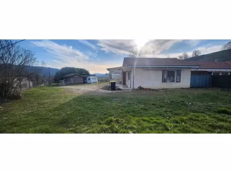 location maison 3 pièces 75 m² à chélieu (38730)  810 €