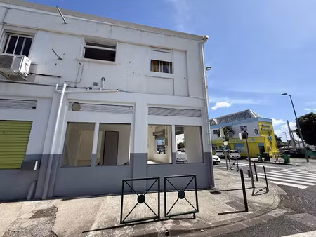 location locaux professionnels 80 m² à le port (97420)  1 600 €