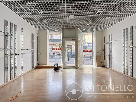 location locaux professionnels 58.8 m² à saint-raphael (83700)  1 750 €