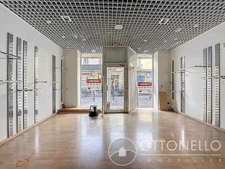 location locaux professionnels 58.8 m² à saint-raphael (83700)  1 900 €