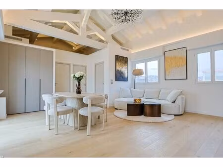 carré d'or: villa sur le toit 3 pièces avec terrasse