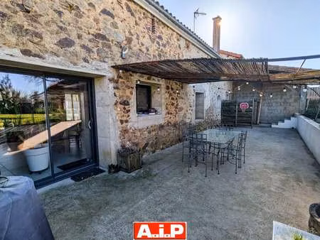 vente maison à saint-amand-sur-sèvre (79700) : à vendre / 198m² saint-amand-sur-sèvre