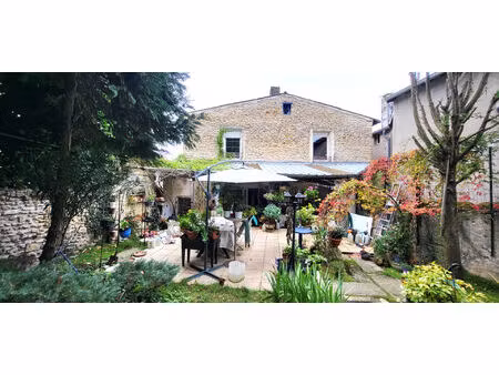 maison du xviii ème - 222m2 - 7 pièces - 1 place de stationnement - 1 jardin avec terrasse