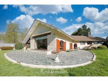 demeure de charme style hollandais sur 1 3 hectare de parc paysager avec dépendance et pis