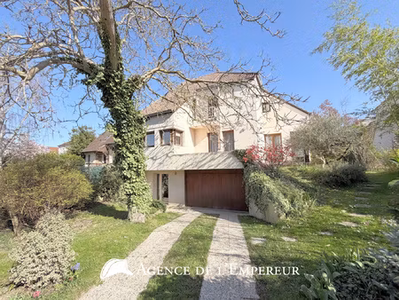 maison 175 m2 - parcelle 584 m2 - 6 chambres - châtaigneraie