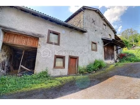 maison en pierre de 65 m² à celles-sur-durolle