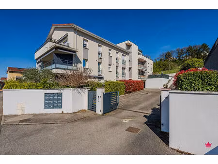 chassieu centre  récent et spacieux t2