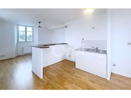 location appartement  m² t-2 à maincy  720 €