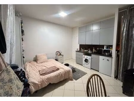studio / 18m² / rueil-malmaison (rer a)