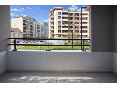 appartement 2 pièces 51 77m2 situé aux portes de monchat