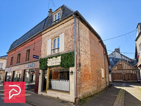 local commercial bernay avec courette