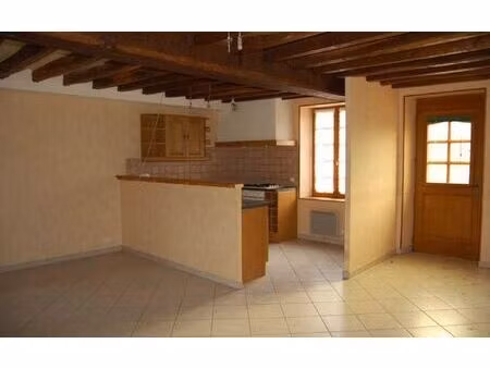 location maison  m² t-3 à crézancy-en-sancerre  498 €
