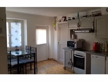 location maison  m² t-2 à vinon-sur-verdon  760 €