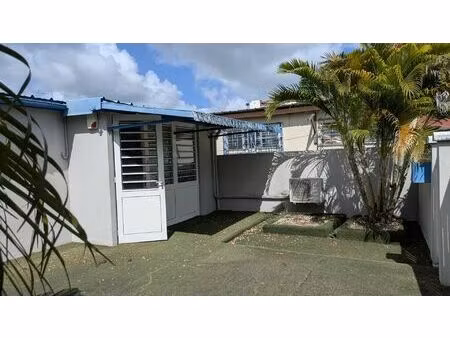vente commerce 4 pièces 84 m² fort-de-france (97200)