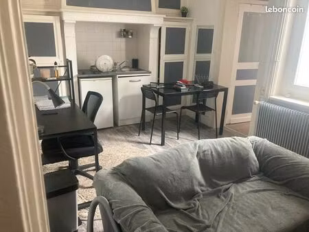 loue f2 etudiant vauban place catinat