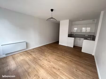 studio 1 pièce 30 m²